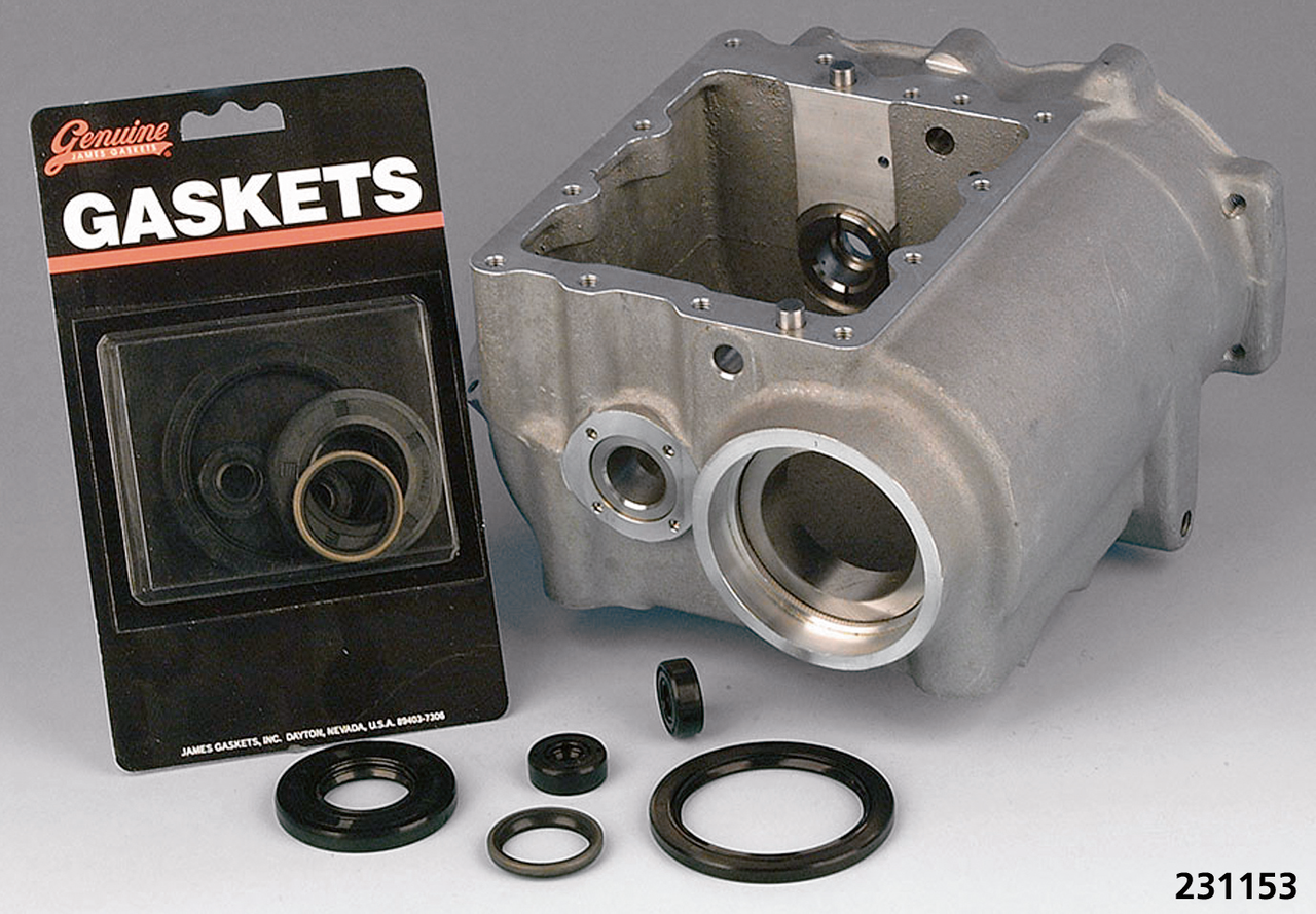 Transmission main seal kit BT82-84 4-spd