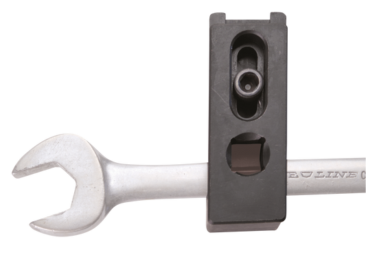 Adjustable torque wrench adapter