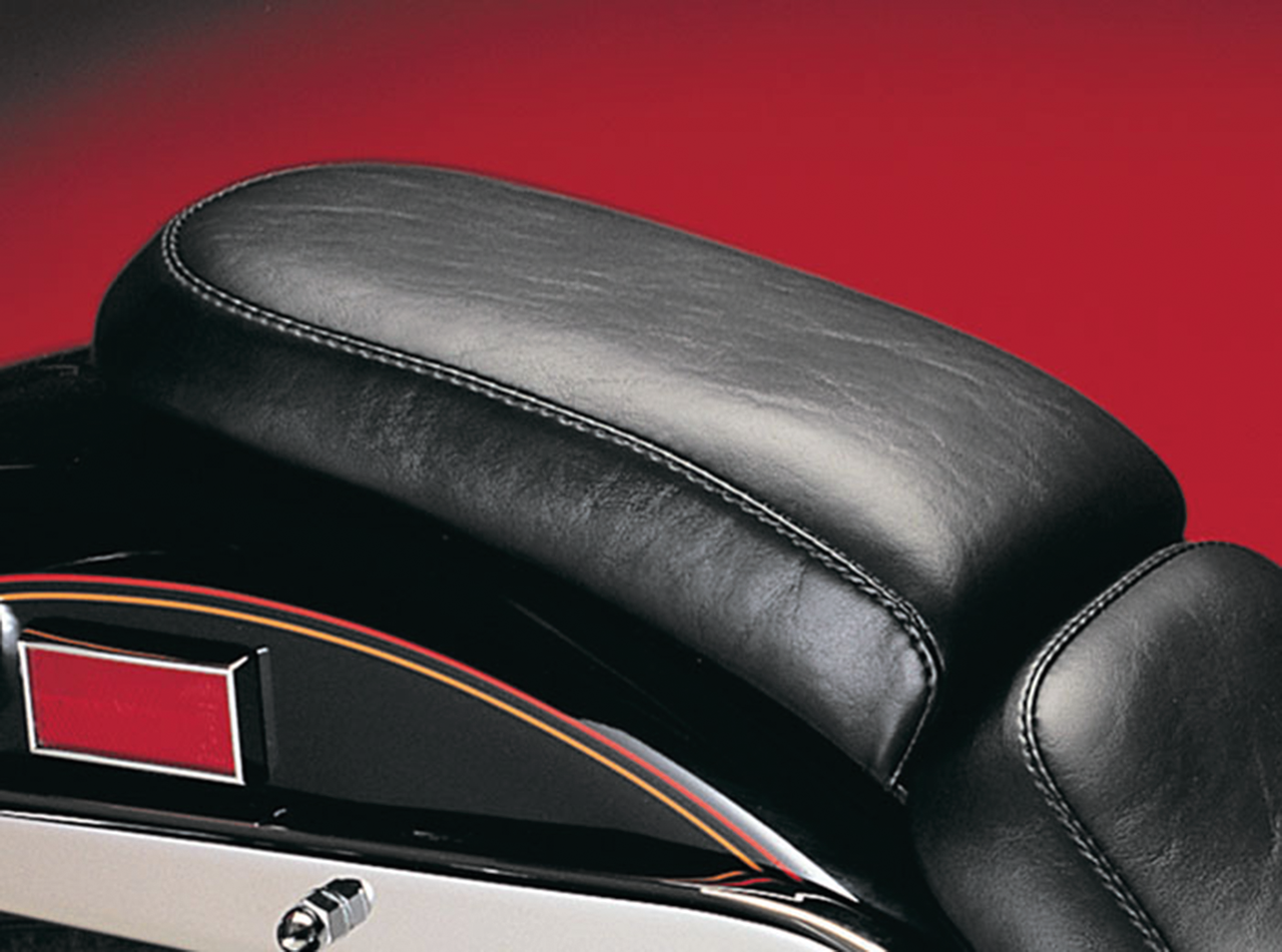 Silhouette Pillion FXST00-06 FLST00-07