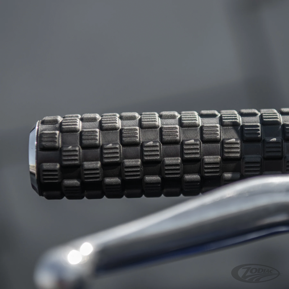 AirTrax Grips, Chrome cable