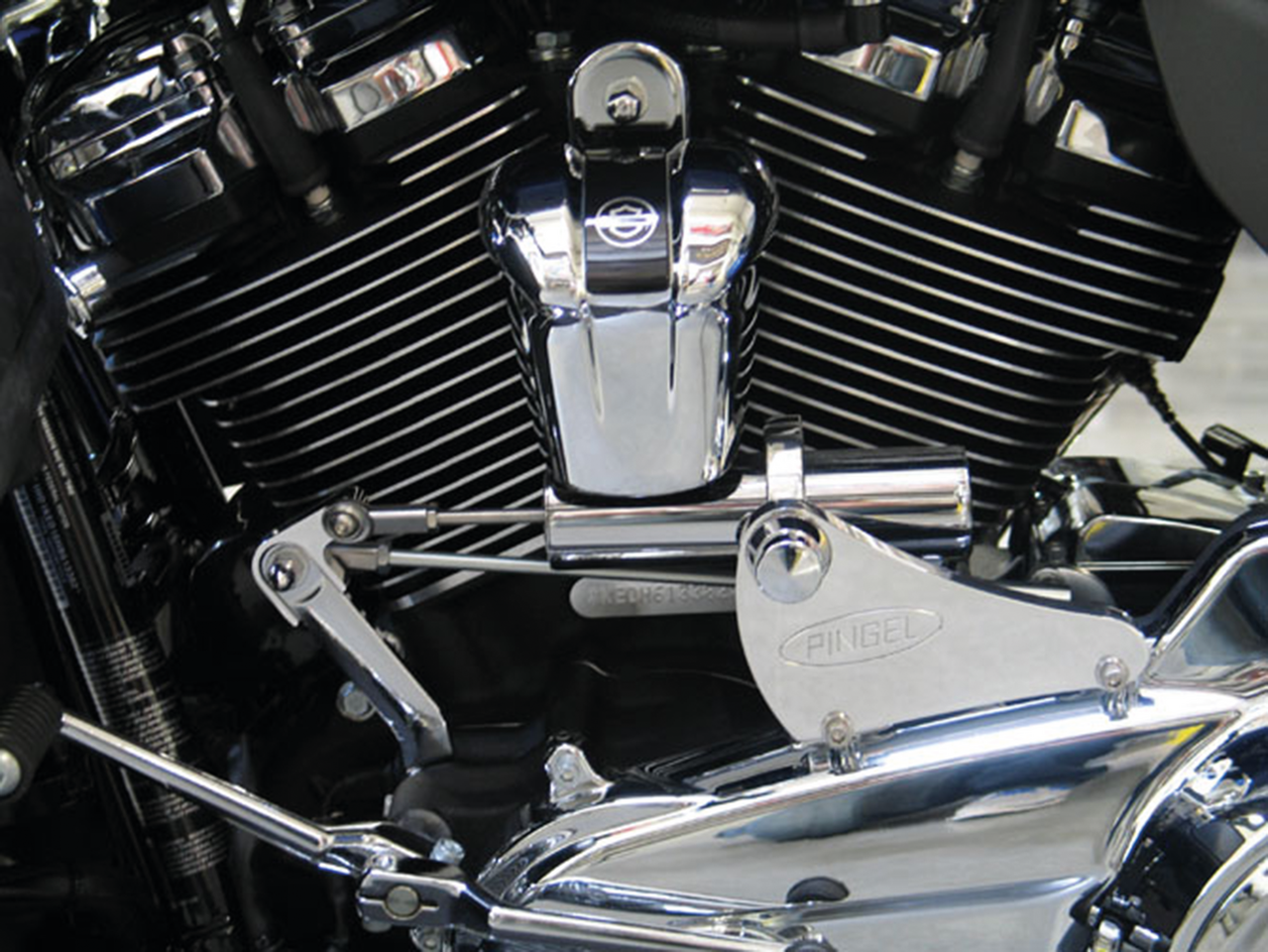 Pingel Shifter Kit FLH/T17-Up Htd. Grips