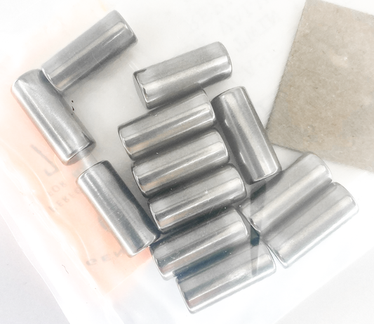 RH Crankcase roller set/12 BT37-54 +0008